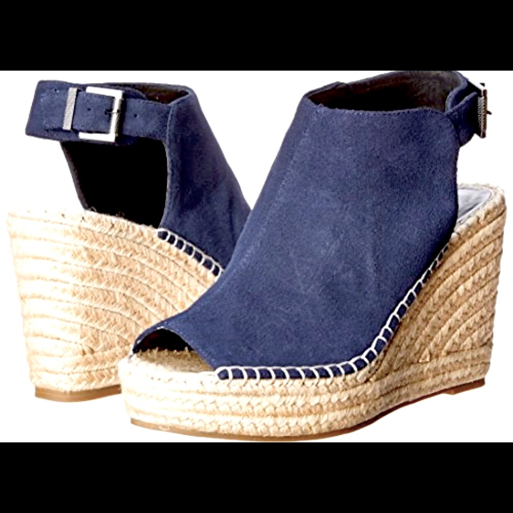 Kenneth Cole Women's Olivia Wedge Sandal
 Size 7 Navy